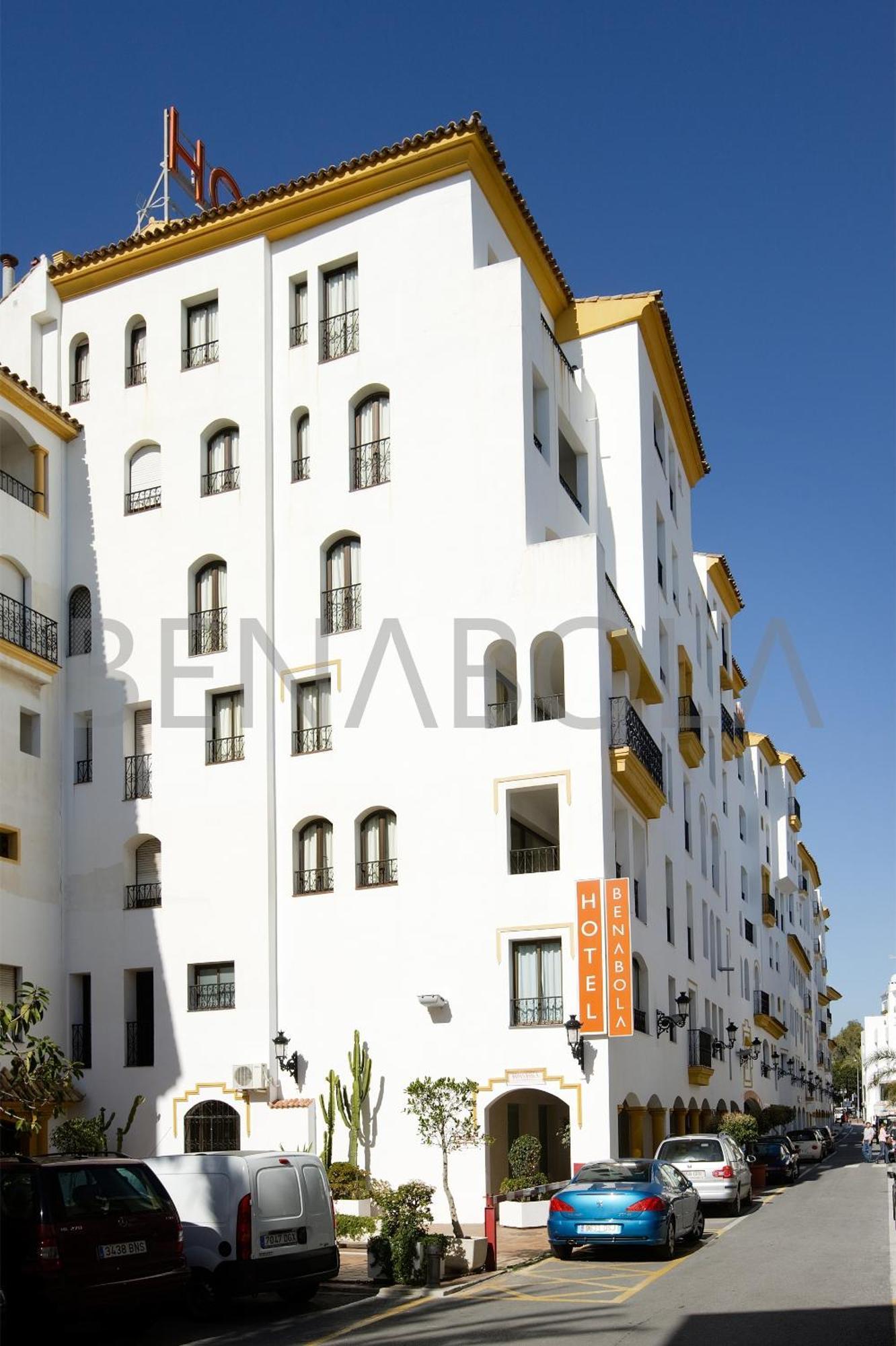 Benabola &